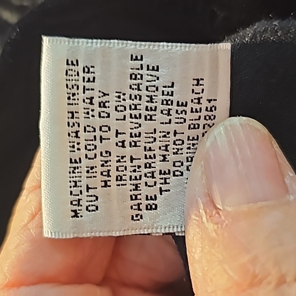 Adore‎ enbroidery black velvet jacket. Zip up small. Punk, goth, 90's Y2K - Picture 10 of 10